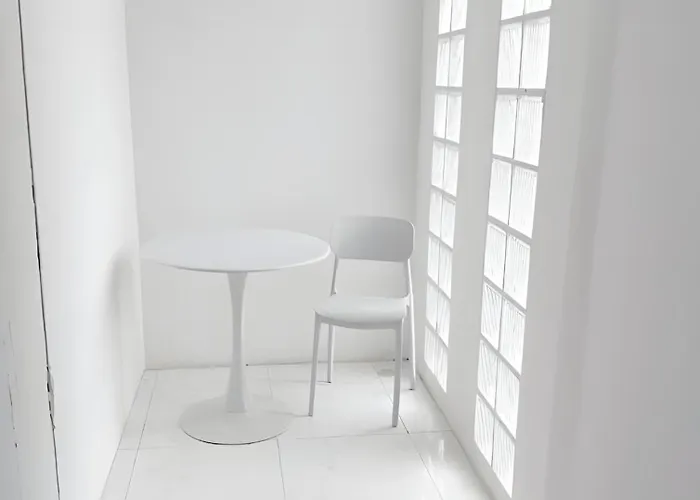 Mir Inn Sukhumvit Soi 2 Apartment